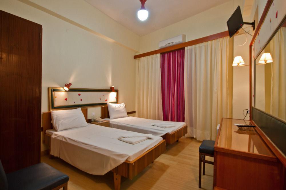 Lucia Hotel La Canée Extérieur photo